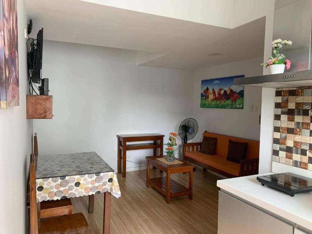 Azure C5 Man-Made Beach Balcony Multiple Units مانيلا المظهر الخارجي الصورة