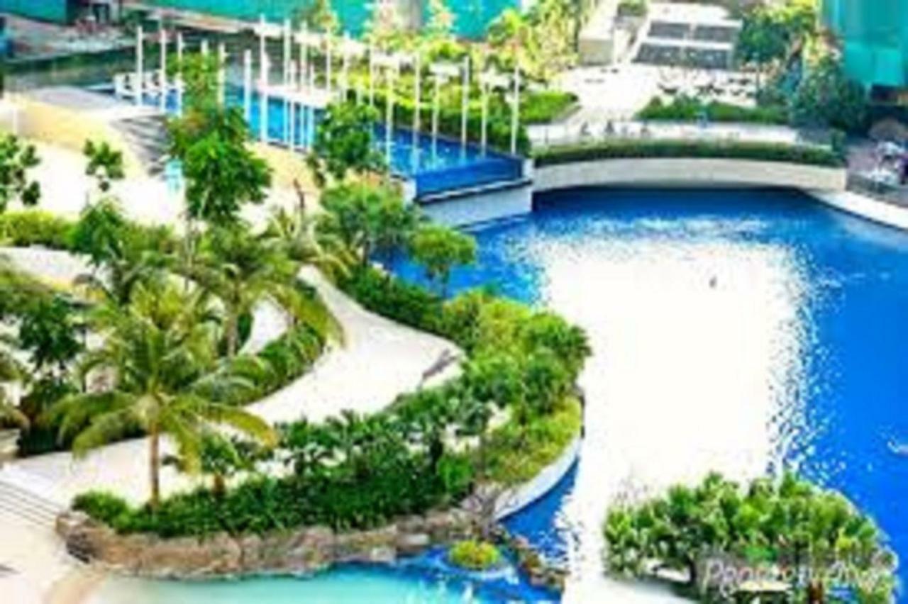 Azure C5 Man-Made Beach Balcony Multiple Units مانيلا المظهر الخارجي الصورة