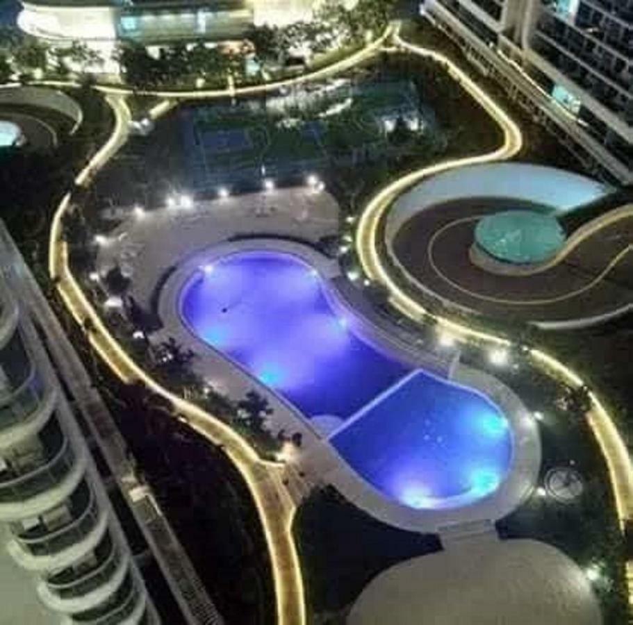 Azure C5 Man-Made Beach Balcony Multiple Units مانيلا المظهر الخارجي الصورة